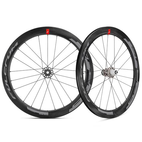 fulcrum clincher 700c wheelset.